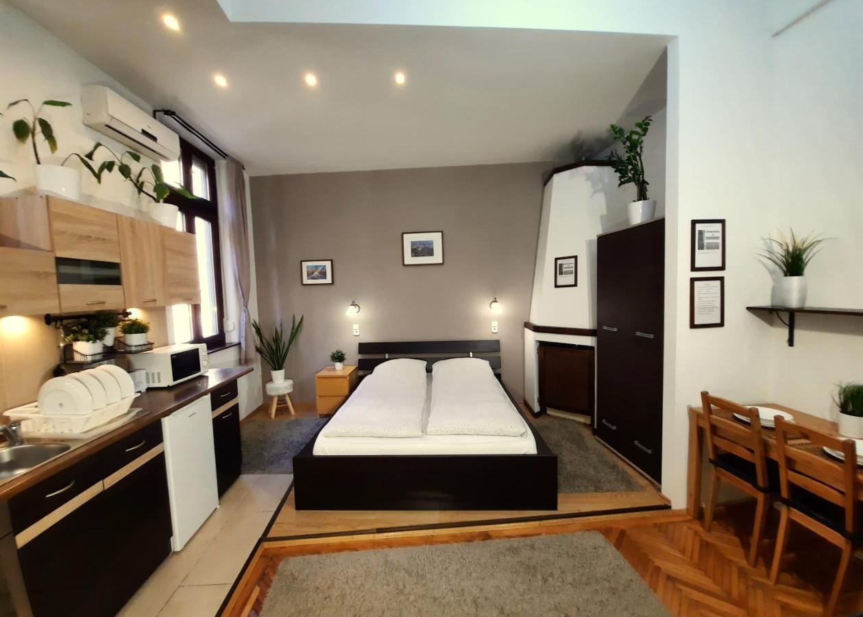 Central Gold Apartment Budapest Eksteriør billede