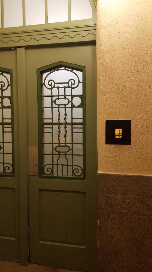 Central Gold Apartment Budapest Eksteriør billede